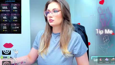 Snapshot of evelyne_rose chatting on 05-20-26, 04:40 evelyne_rose online show from 05-20-26, 04:40