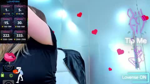 Snapshot of evelyne_rose chatting on 06-02-26, 05:09 evelyne_rose online show from 06-02-26, 05:09