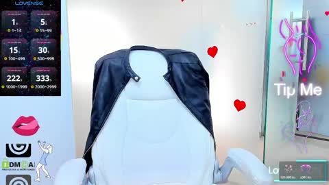 Snapshot of evelyne_rose chatting on 06-06-26, 05:12 evelyne_rose online show from 06-06-26, 05:12