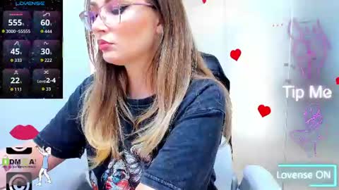 Snapshot of evelyne_rose chatting on 06-13-26, 05:05 evelyne_rose online show from 06-13-26, 05:05