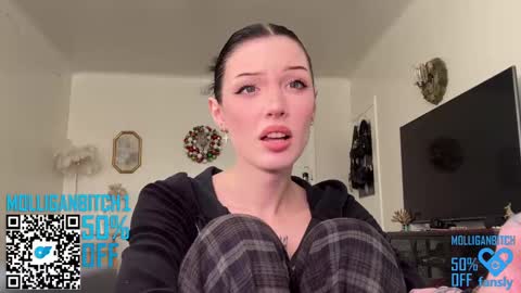 Snapshot of evelynforever chatting on 01-17-25, 11:07 Evelyn online show from 01-17-25, 11:07