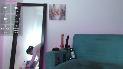 Evelyn martinez  online show from 04-07-26, 07:58