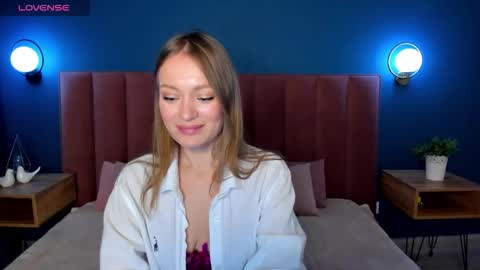 Snapshot of evelynpoole chatting on 09-10-25, 01:38 Evelyn online show from 09-10-25, 01:38