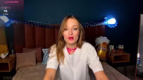 Snapshot of evelynpoole chatting on 10-05-25, 01:37 Evelyn online show from 10-05-25, 01:37