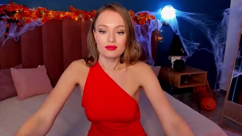 Snapshot of evelynpoole chatting on 10-25-25, 01:35 Evelyn online show from 10-25-25, 01:35