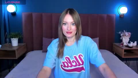 Snapshot of evelynpoole chatting on 11-23-25, 01:38 Evelyn online show from 11-23-25, 01:38