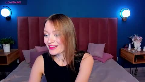 Snapshot of evelynpoole chatting on 12-01-25, 01:32 Evelyn online show from 12-01-25, 01:32