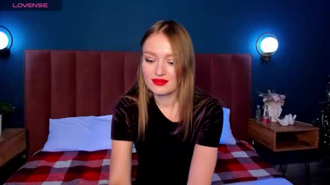 Snapshot of evelynpoole chatting on 12-05-25, 01:36 Evelyn online show from 12-05-25, 01:36