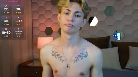 Snapshot of even_vrot chatting on 12-04-25, 08:06 Even online show from 12-04-25, 08:06