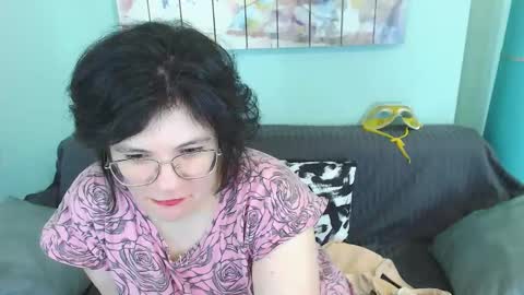 Snapshot of everly_rays chatting on 02-13-25, 05:22 Everly online show from 02-13-25, 05:22