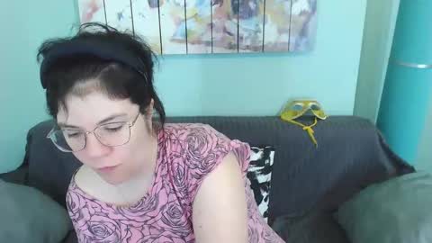 Snapshot of everly_rays chatting on 02-14-25, 07:59 Everly online show from 02-14-25, 07:59