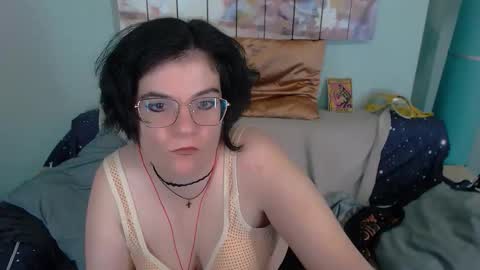 Snapshot of everly_rays chatting on 11-12-25, 03:29 Everly online show from 11-12-25, 03:29