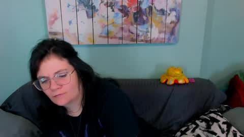 Everly online show from 04-24-26, 07:38