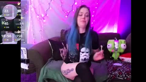 Snapshot of everlyester chatting on 02-14-26, 03:58 Evie online show from 02-14-26, 03:58