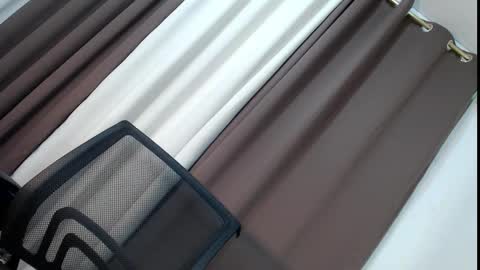 Snapshot of eves_candy chatting on 12-12-24, 08:47 Chloe mae online show from 12-12-24, 08:47