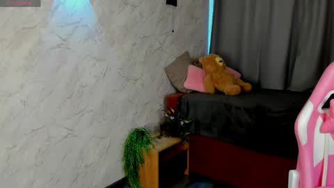 Evi online show from 04-26-26, 01:14