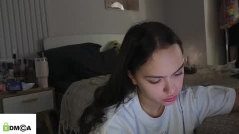 evi_woow online show from 02-25-26, 09:02