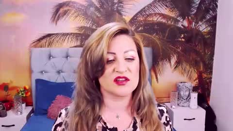 Snapshot of eviajoness chatting on 02-10-26, 01:21 Evia online show from 02-10-26, 01:21