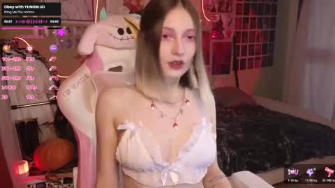 Evie online show from 10-29-25, 10:44