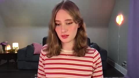 Snapshot of eviecam chatting on 12-23-24, 03:29 Evie3 online show from 12-23-24, 03:29