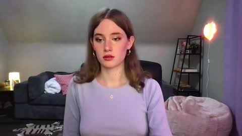 Snapshot of eviecam chatting on 02-03-25, 12:47 Evie3 online show from 02-03-25, 12:47