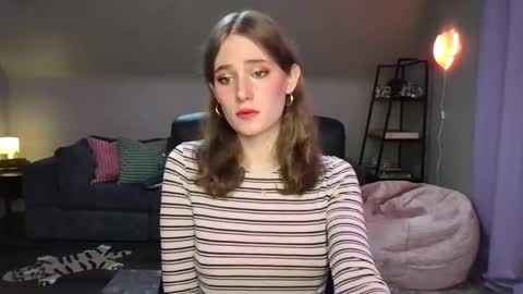 Snapshot of eviecam chatting on 02-21-25, 11:54 Evie3 online show from 02-21-25, 11:54