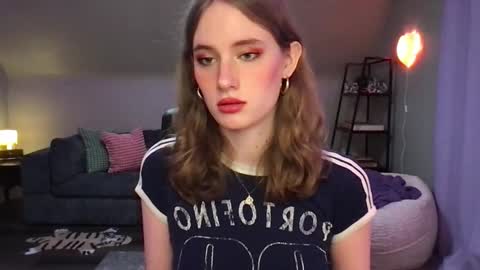 Snapshot of eviecam chatting on 03-01-25, 11:37 Evie3 online show from 03-01-25, 11:37