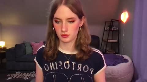 Snapshot of eviecam chatting on 03-02-25, 02:41 Evie3 online show from 03-02-25, 02:41