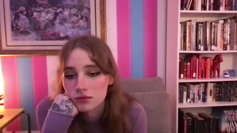 Snapshot of eviecam chatting on 09-12-25, 01:38 Evie3 online show from 09-12-25, 01:38