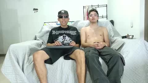 evil_boss1 online show from 04-21-26, 04:19