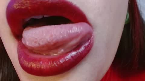 Snapshot of evolethmontenegros chatting on 12-14-24, 06:35 Evoleth online show from 12-14-24, 06:35