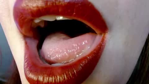 Snapshot of evolethmontenegros chatting on 12-28-24, 07:00 Evoleth online show from 12-28-24, 07:00