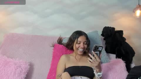 Snapshot of evolette_angels chatting on 09-30-25, 04:34 EVOLETTE ANGELS online show from 09-30-25, 04:34