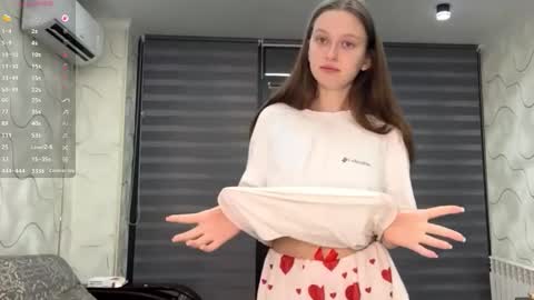 Snapshot of evonnesilvestre chatting on 11-10-25, 03:22 Eva online show from 11-10-25, 03:22