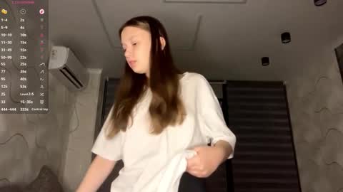 Snapshot of evonnesilvestre chatting on 11-14-25, 03:22 Eva online show from 11-14-25, 03:22