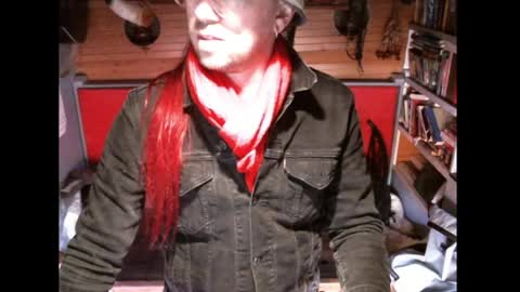 Snapshot of evpierce chatting on 04-16-26, 06:47 EvPierce online show from 04-16-26, 06:47