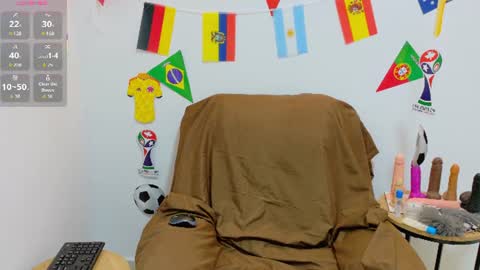 Snapshot of evvaa_moon chatting on 06-22-26, 12:35 evvaa_moon online show from 06-22-26, 12:35