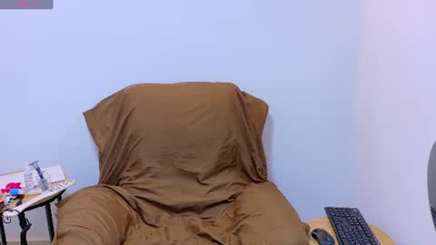 Snapshot of evvaa_moon chatting on 07-25-26, 12:36 evvaa_moon online show from 07-25-26, 12:36