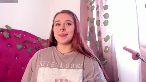 Snapshot of evy_orange1 chatting on 12-01-24, 07:36 EVY online show from 12-01-24, 07:36