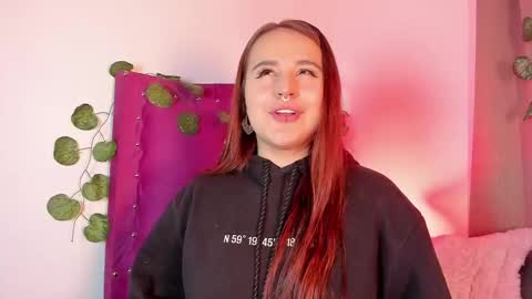 Snapshot of evy_orange1 chatting on 01-19-25, 03:08 EVY online show from 01-19-25, 03:08