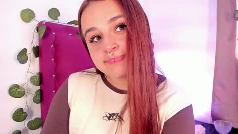 Snapshot of evy_orange1 chatting on 01-20-25, 03:28 EVY online show from 01-20-25, 03:28