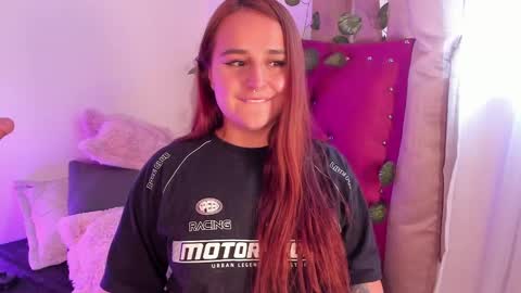 Snapshot of evy_orange1 chatting on 01-28-25, 08:58 EVY online show from 01-28-25, 08:58