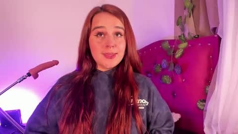 Snapshot of evy_orange1 chatting on 01-31-25, 01:43 EVY online show from 01-31-25, 01:43