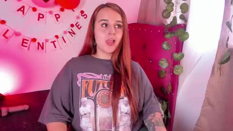 Snapshot of evy_orange1 chatting on 02-12-25, 08:07 EVY online show from 02-12-25, 08:07