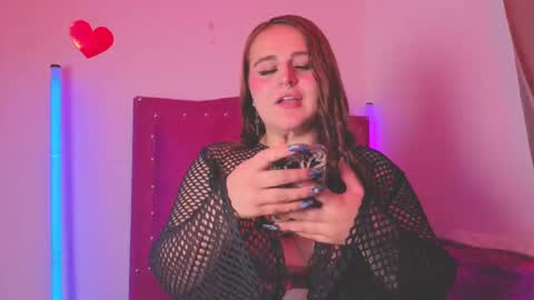 Snapshot of evy_orange1 chatting on 10-08-25, 01:14 EVY online show from 10-08-25, 01:14