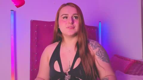 Snapshot of evy_orange1 chatting on 10-15-25, 12:22 EVY online show from 10-15-25, 12:22