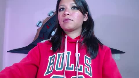 Im Evy online show from 11-23-25, 01:38