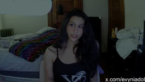 Snapshot of evyniadoll chatting on 07-28-26, 03:08 Avelyn Evynia online show from 07-28-26, 03:08