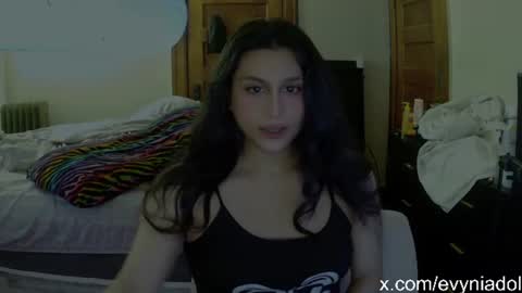 Snapshot of evyniadoll chatting on 07-28-26, 03:21 Avelyn Evynia online show from 07-28-26, 03:21