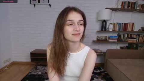 Snapshot of excellent_vibe chatting on 05-19-26, 09:21 Ann online show from 05-19-26, 09:21